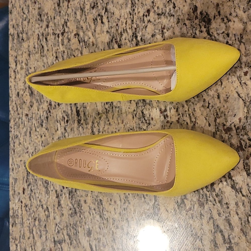 Neon Suede Yellow Pumps